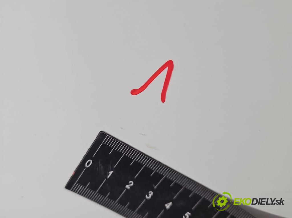 Seat Ibiza IV 6J 2008-2017 1.4 16V 86 HP manual 63 kW 1390 cm3 3- dvere predné ľavé  (Kľučka dverí ostatné)