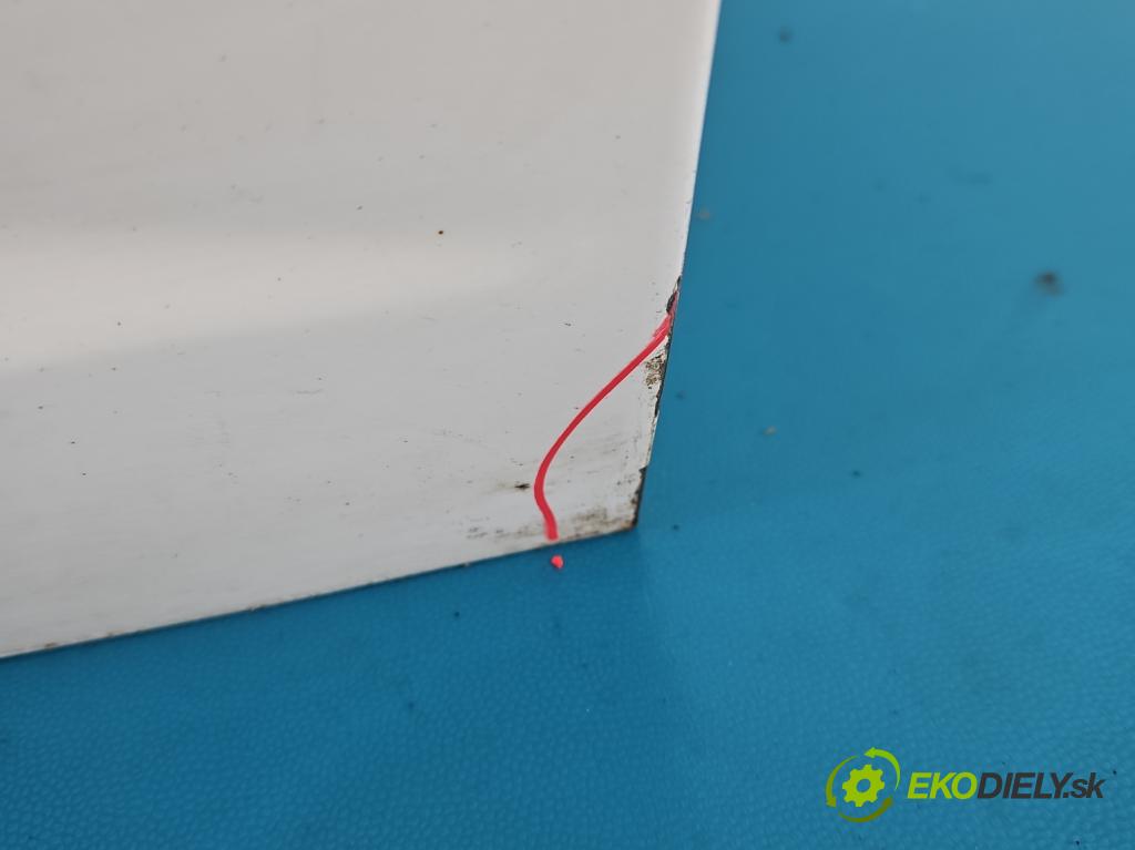 Seat Ibiza IV 6J 2008-2017 1.4 16V 86 hp manual 63 kW 1390 cm3 3- dveře přední pravé  (Klika dveří ostatní)