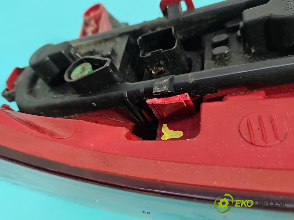 Peugeot 5008 I 2009-2017 1.6 16V 120 HP manual 88 kW 1598 cm3 5- svetlo / reflektor zadné pravé 9672666680 (Kľučka dverí ostatné)