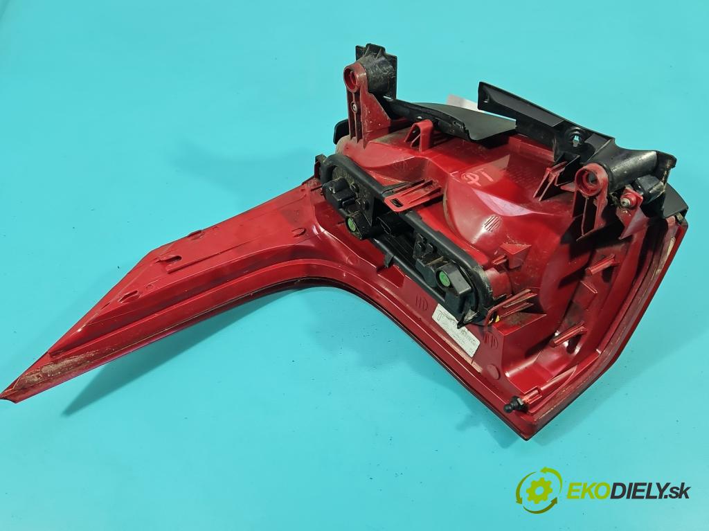 Peugeot 5008 I 2009-2017 1.6 16V 120 HP manual 88 kW 1598 cm3 5- svetlo / reflektor zadné pravé 9672666680 (Kľučka dverí ostatné)