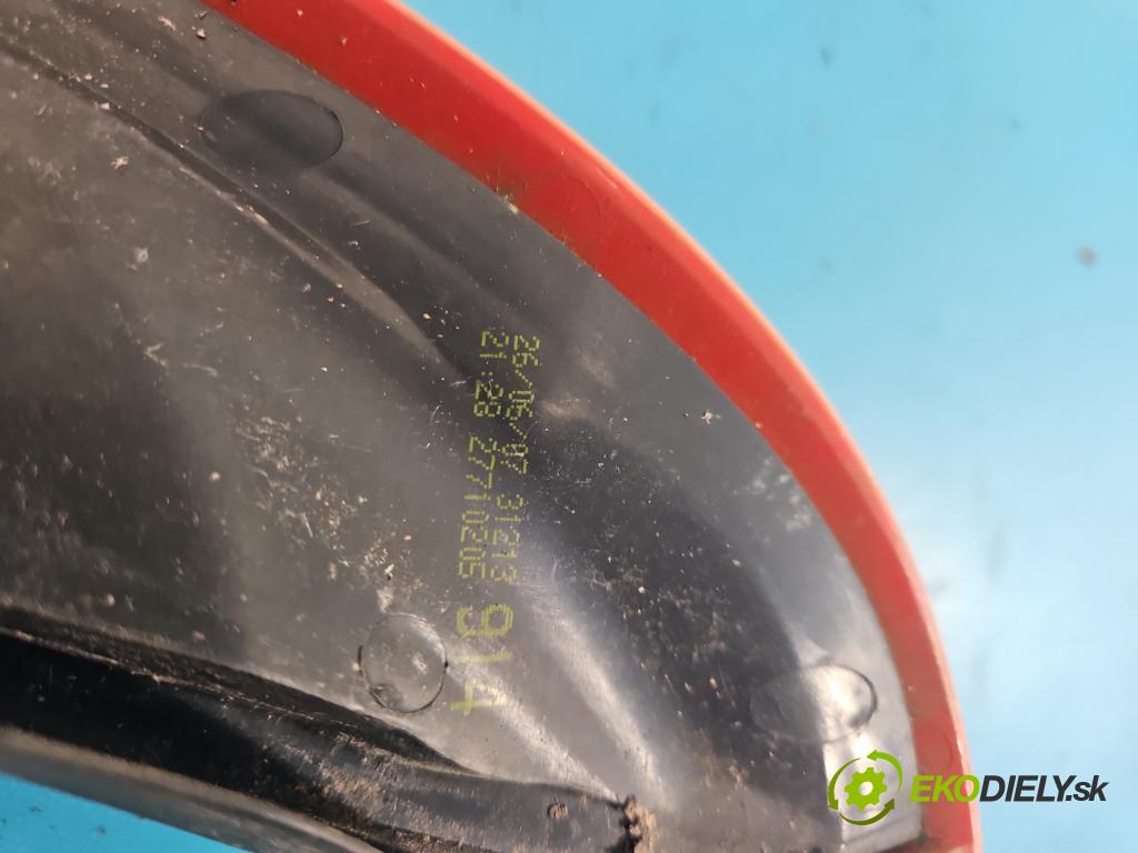 Volvo C30 1.6 hdi 109 HP manual 80 kW 1560 cm3 3- svetlo / reflektor zadné pravé  (Kľučka dverí ostatné)