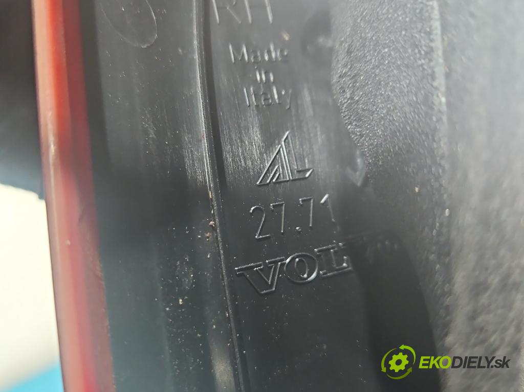 Volvo C30 1.6 hdi 109 HP manual 80 kW 1560 cm3 3- svetlo / reflektor zadné pravé  (Kľučka dverí ostatné)