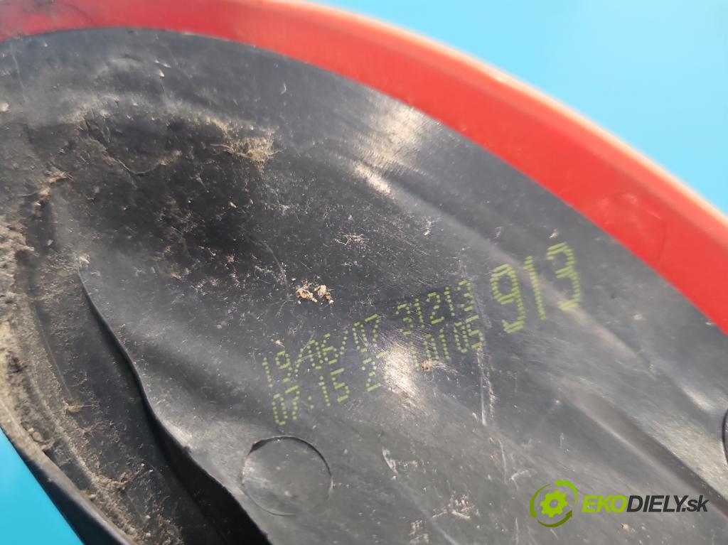 Volvo C30 1.6 hdi 109 HP manual 80 kW 1560 cm3 3- svetlo / reflektor zadné ľavé 31213913 (Kľučka dverí ostatné)