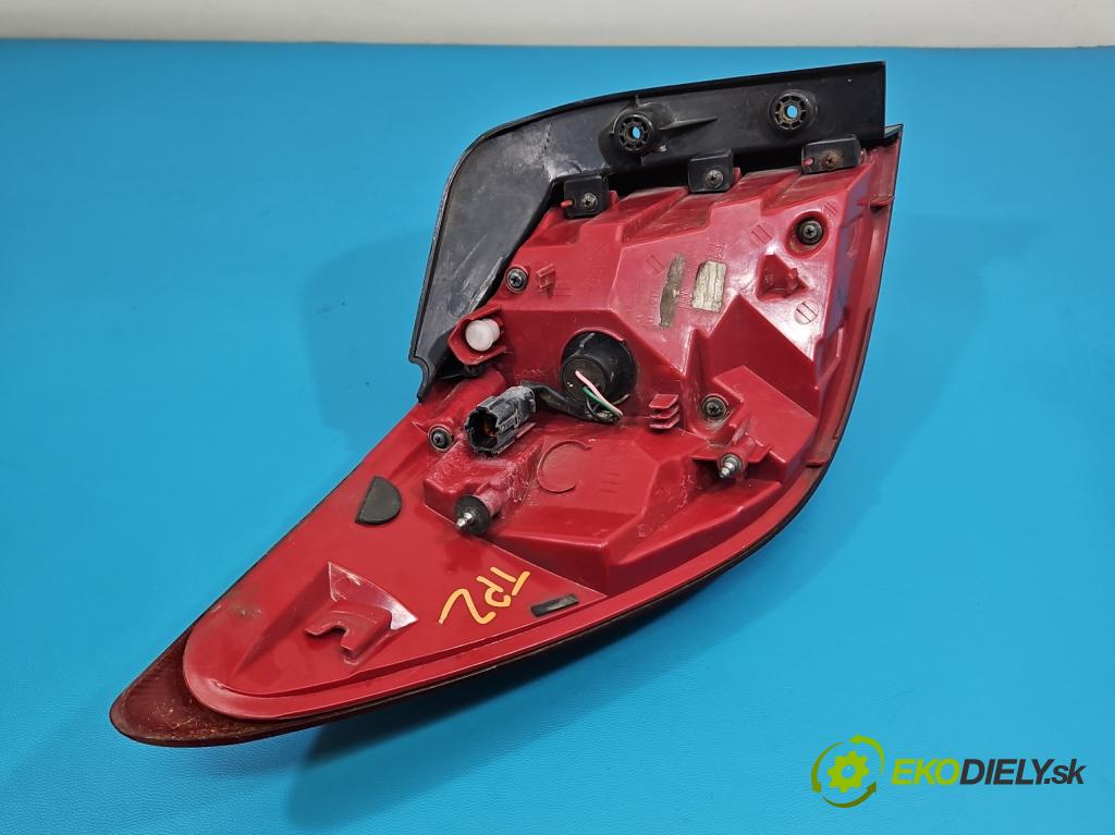 Kia Sportage III 2010-2015 2.0 crdi 136 HP automatic 100 kW 1995 cm3 5- svetlo / reflektor zadné pravé  (Kľučka dverí ostatné)