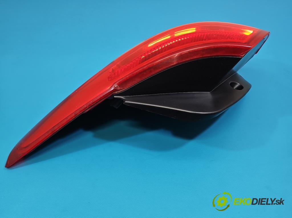 Kia Sportage III 2010-2015 2.0 crdi 136 HP automatic 100 kW 1995 cm3 5- svetlo / reflektor zadné pravé  (Kľučka dverí ostatné)