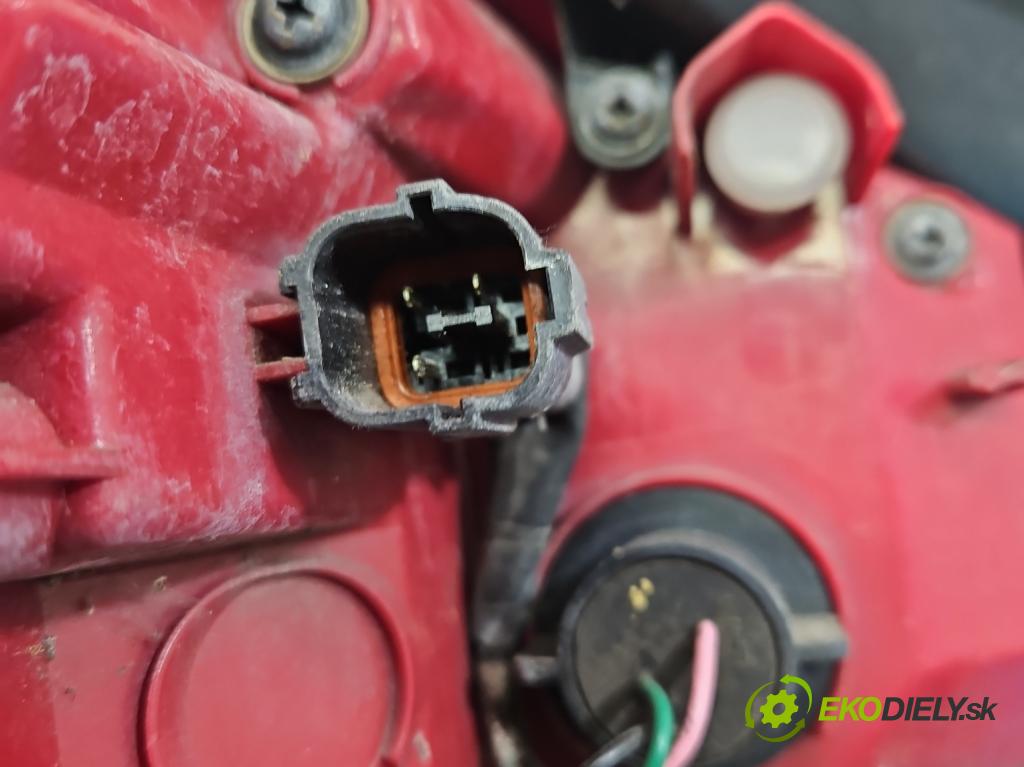 Kia Sportage III 2010-2015 2.0 crdi 136 HP automatic 100 kW 1995 cm3 5- svetlo / reflektor zadné pravé  (Kľučka dverí ostatné)