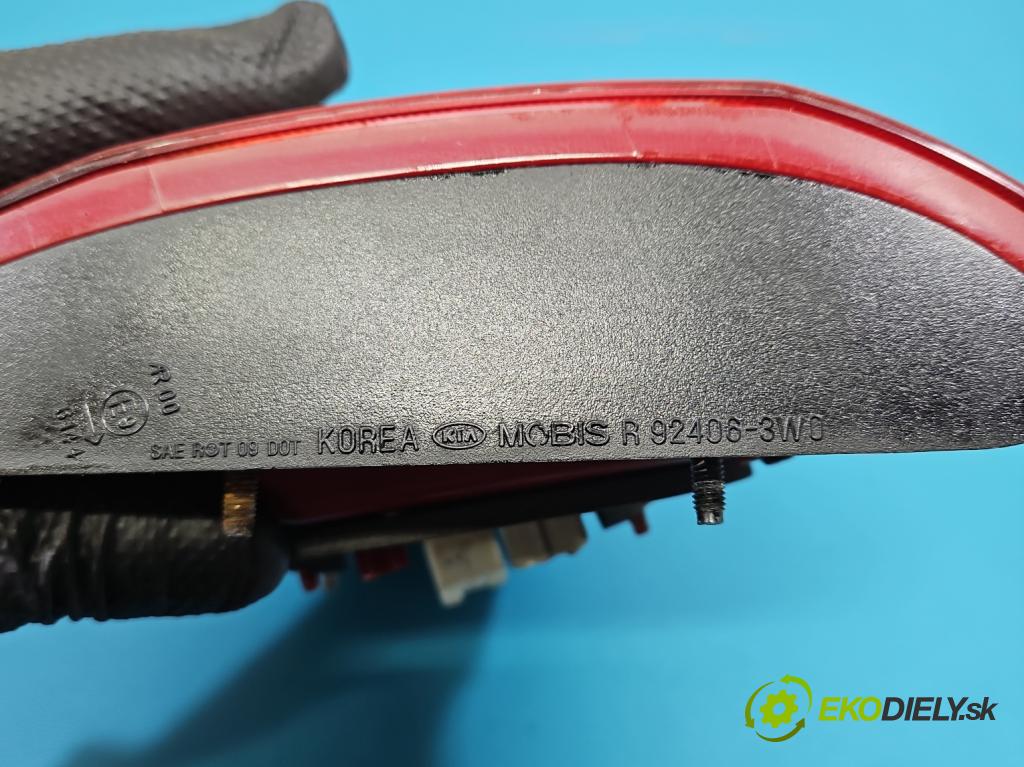 Kia Sportage III 2010-2015 2.0 crdi 136 HP automatic 100 kW 1995 cm3 5- svetlo / reflektor zadné pravé  (Kľučka dverí ostatné)