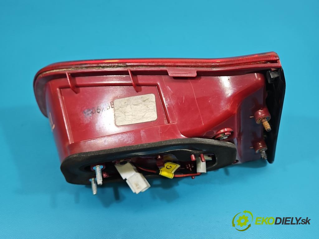 Kia Sportage III 2010-2015 2.0 crdi 136 HP automatic 100 kW 1995 cm3 5- svetlo / reflektor zadné pravé  (Kľučka dverí ostatné)