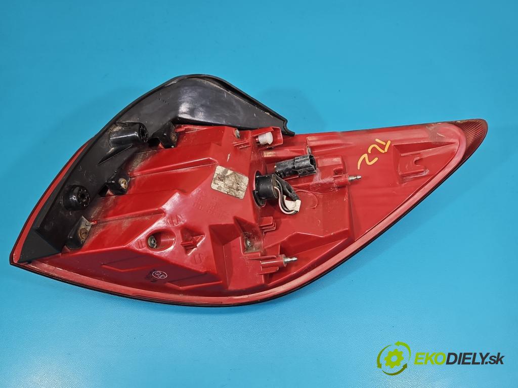 Kia Sportage III 2010-2015 2.0 crdi 136 HP automatic 100 kW 1995 cm3 5- svetlo / reflektor zadné ľavé  (Kľučka dverí ostatné)