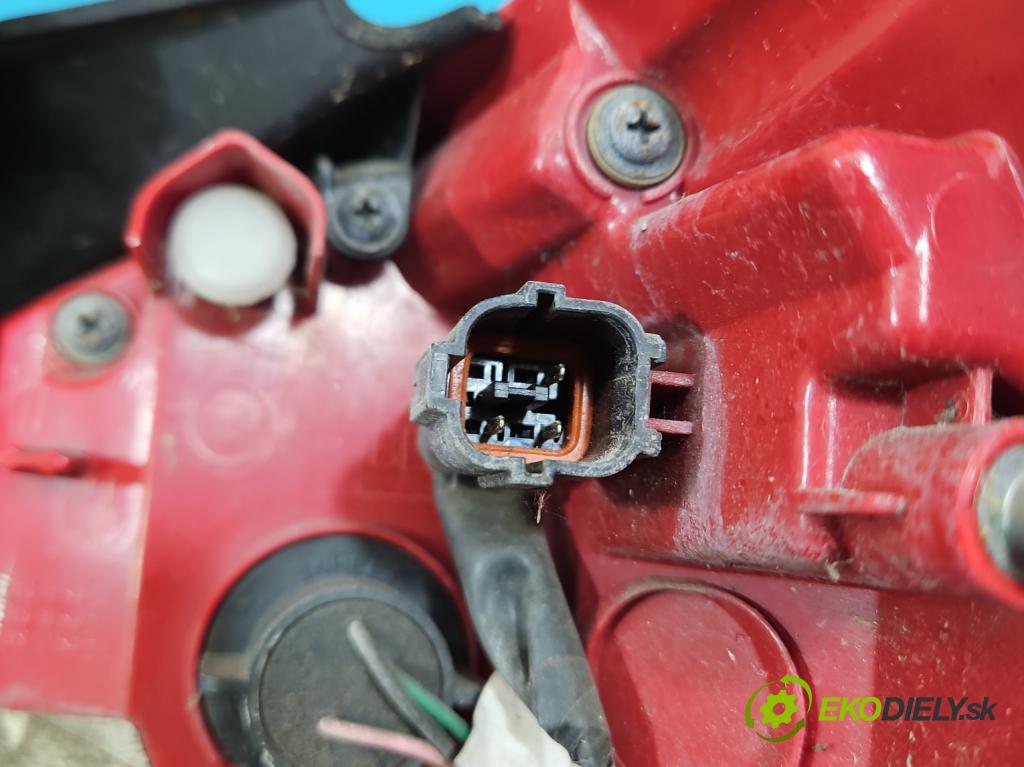 Kia Sportage III 2010-2015 2.0 crdi 136 HP automatic 100 kW 1995 cm3 5- svetlo / reflektor zadné ľavé  (Kľučka dverí ostatné)