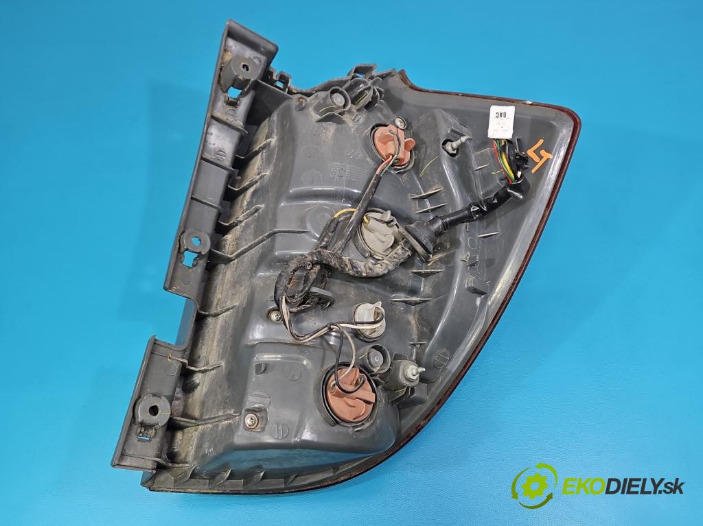 Kia Ceed I 2006-2012 1.6 crdi 114 HP automatic 84 kW 1582 cm3 5- svetlo / reflektor zadné ľavé  (Kľučka dverí ostatné)