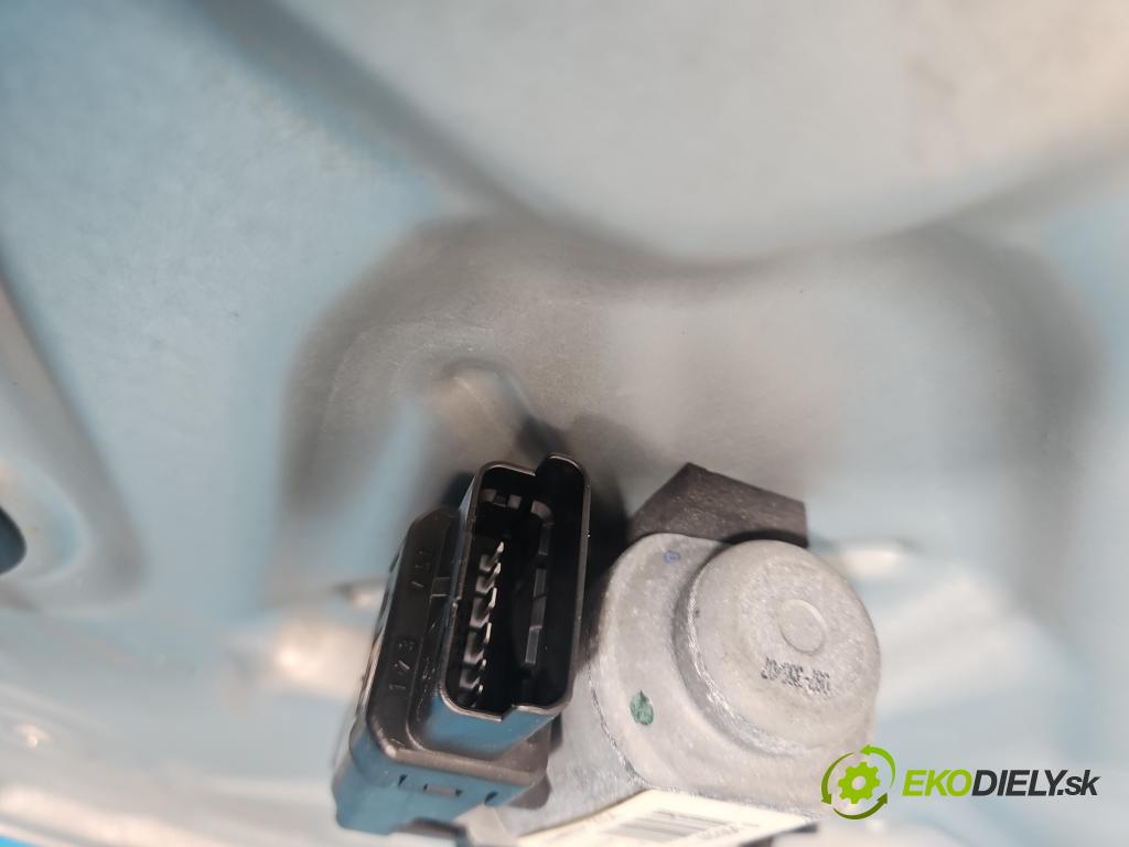 Kia Ceed I 2006-2012 1.6 crdi 114 HP automatic 84 kW 1582 cm3 5- mechanizmus okna predné pravý 82480-1H070