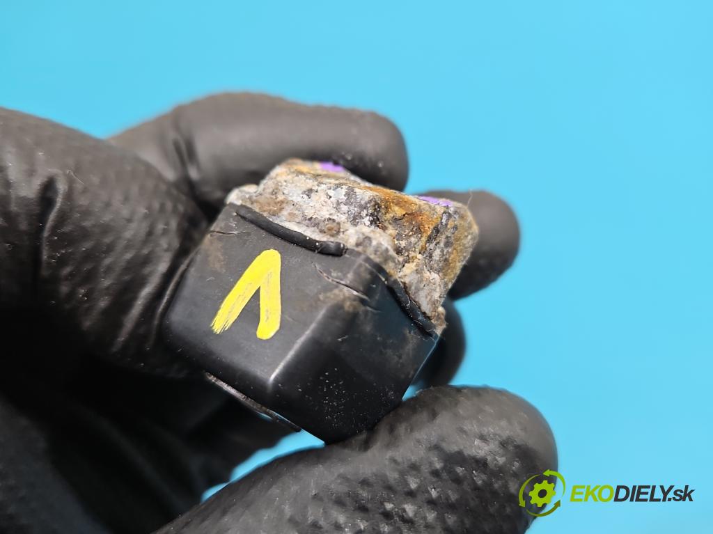 Kia Sportage III 2010-2015 2.0 crdi 136 HP automatic 100 kW 1995 cm3 5- Kamera cúvania