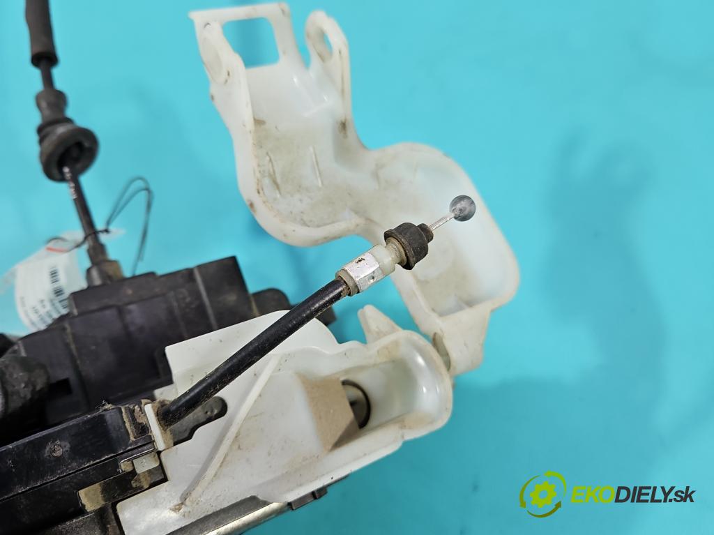 Kia Ceed I 2006-2012 1.6 crdi 114 HP automatic 84 kW 1582 cm3 5- zámok predné ľavý