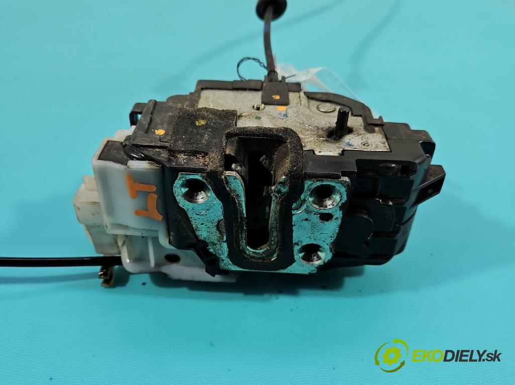 Kia Ceed I 2006-2012 1.6 crdi 114 hp automatic 84 kW 1582 cm3 5- zámek zadní levý