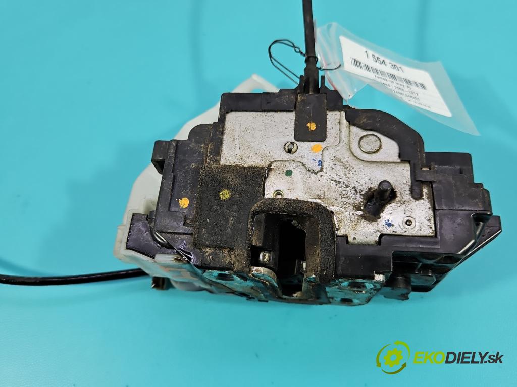 Kia Ceed I 2006-2012 1.6 crdi 114 hp automatic 84 kW 1582 cm3 5- zámek zadní levý