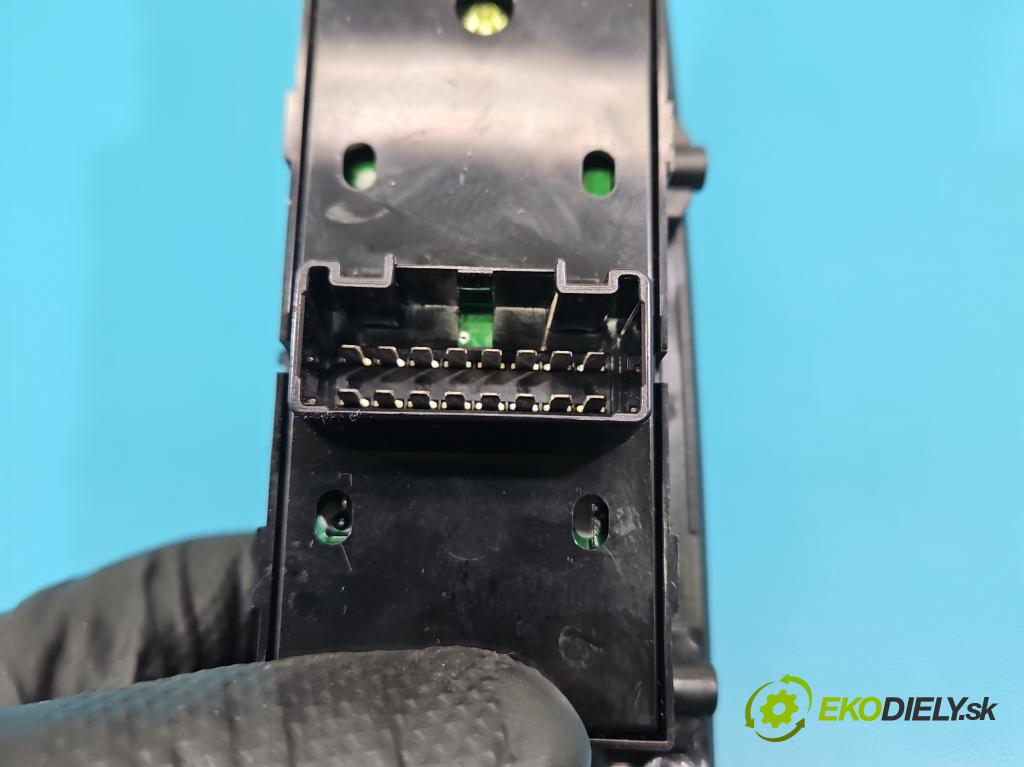 Kia Sportage III 2010-2015 2.0 crdi 136 HP automatic 100 kW 1995 cm3 5- prepínač okien spätných zrkadiel 93570-3W400WK