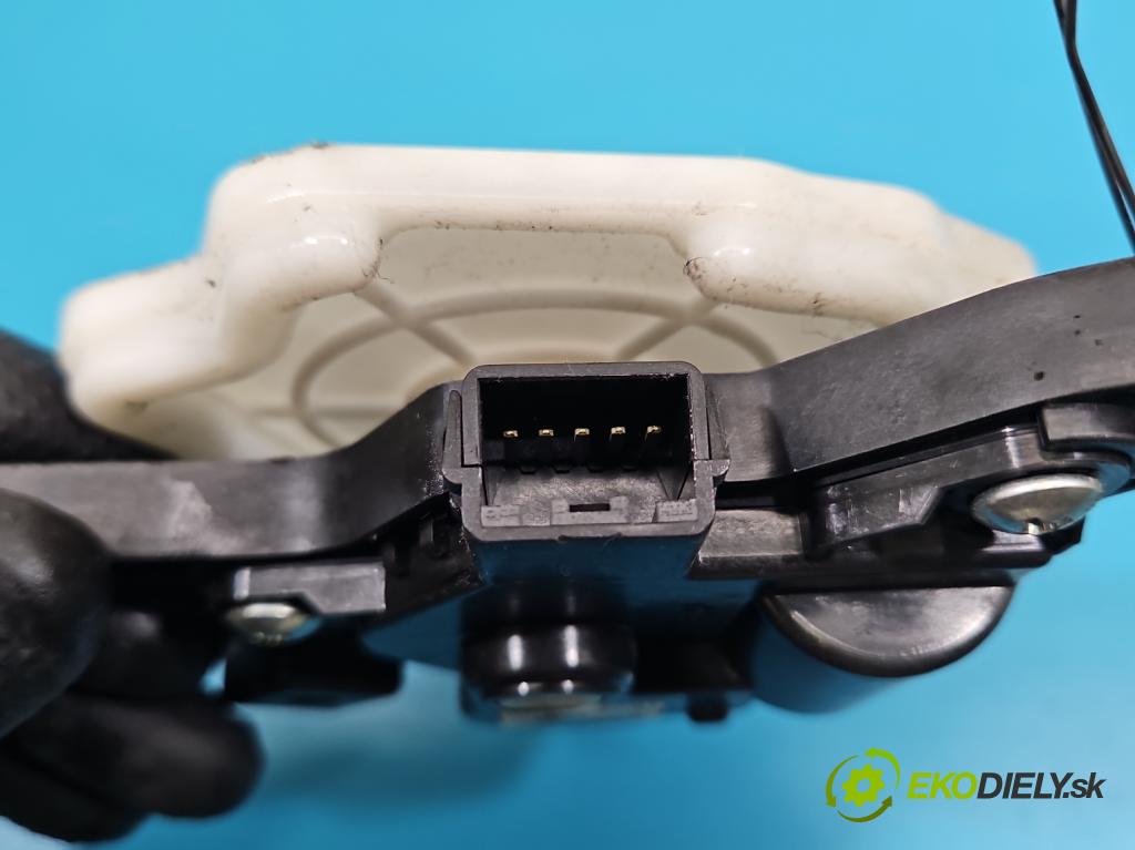 Kia Sportage III 2010-2015 2.0 crdi 136hp automatic 100 kW 1995 cm3 5- motorek topení D266-NE9AA01