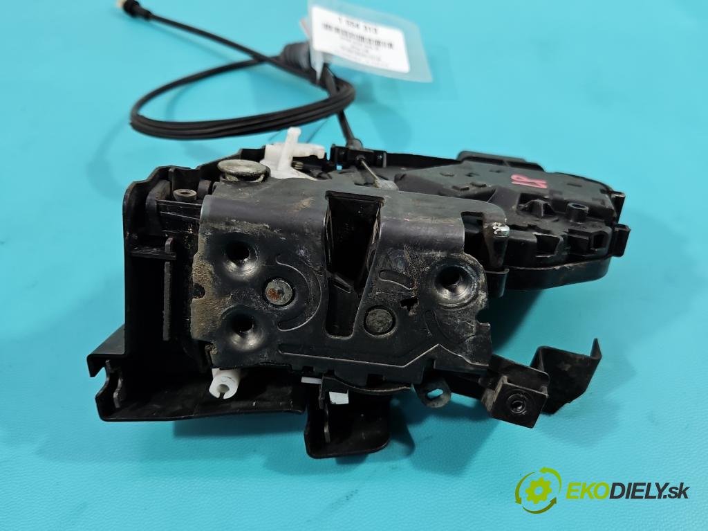 Volvo C30 1.6 hdi 109 HP manual 80 kW 1560 cm3 3- zámok predné ľavý 30799309