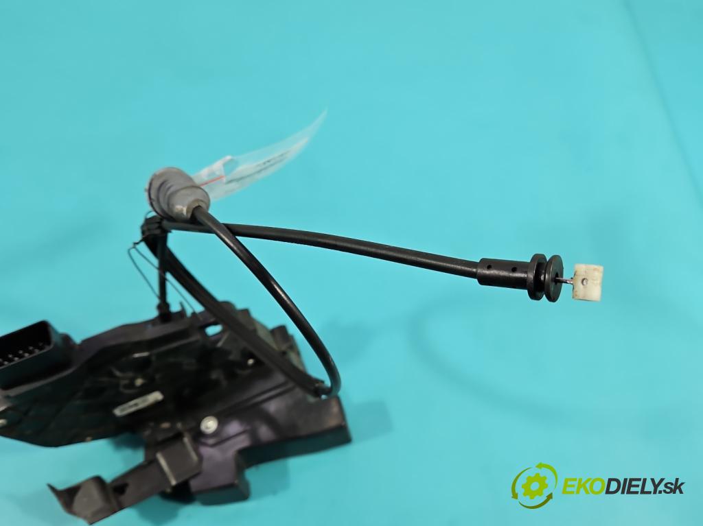 Volvo C30 1.6 hdi 109 HP manual 80 kW 1560 cm3 3- zámok predné ľavý 30799309