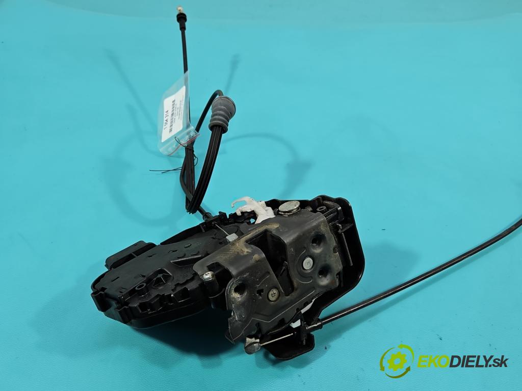 Volvo C30 1.6 hdi 109 HP manual 80 kW 1560 cm3 3- zámok predné pravý 30799303