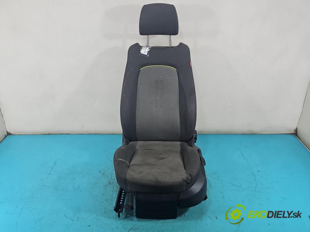 Seat Altea 1.6b 102 HP manual 75 kW 1595 cm3 5- Sedačka ľavý  (Sedadlo)
