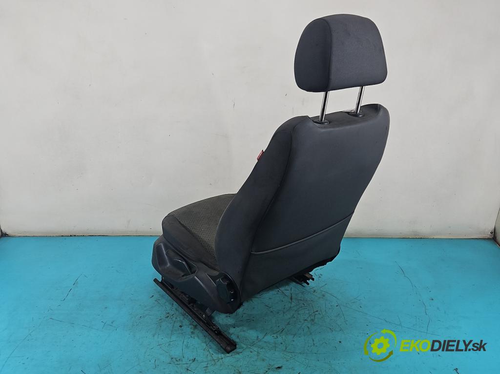 Seat Altea 1.6b 102 HP manual 75 kW 1595 cm3 5- Sedačka ľavý  (Sedadlo)