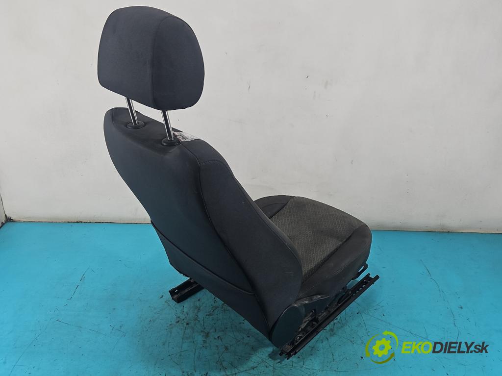 Seat Altea 1.6b 102 HP manual 75 kW 1595 cm3 5- Sedačka ľavý  (Sedadlo)
