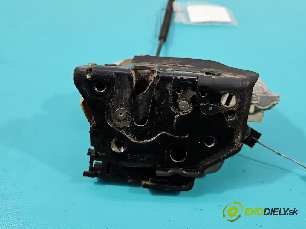 Seat Altea 1.6b 102 HP manual 75 kW 1595 cm3 5- zámok zadné pravý 5P0839012