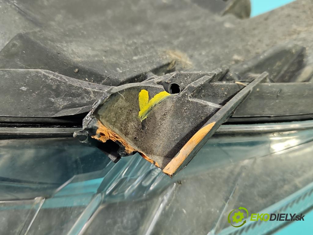 Mercedes A W169 2004-2012 2.0 CDI 82 HP manual 60 kW 1999 cm3 5- Reflektor: pravý 0301197202 (Svetlo predné pravé)