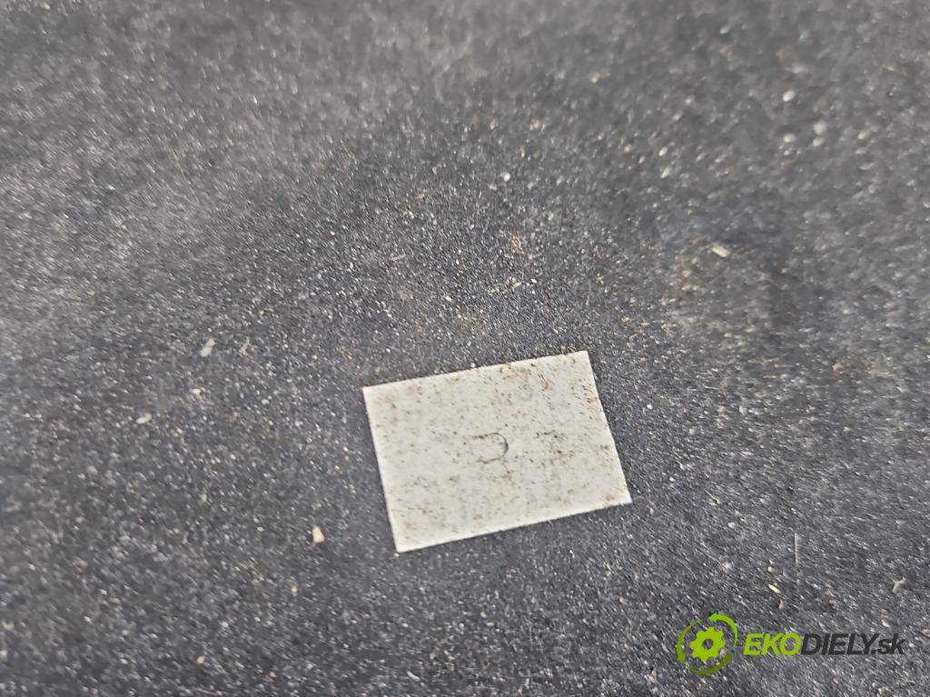 Volvo C30 1.6 hdi 109 hp manual 80 kW 1560 cm3 3- zvuková izolace kapoty