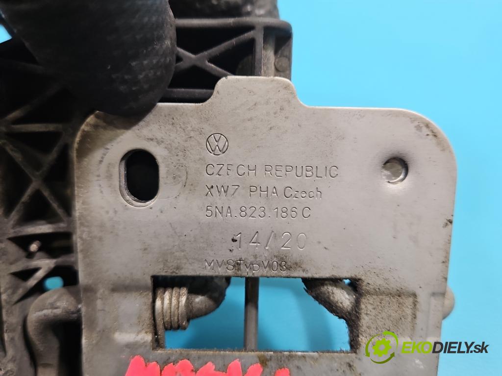 Vw Tiguan II 2016-2024 1.5 TSI 150 HP automatic 110 kW 1498 cm3 5- rukoväť kapoty 5NA823186C