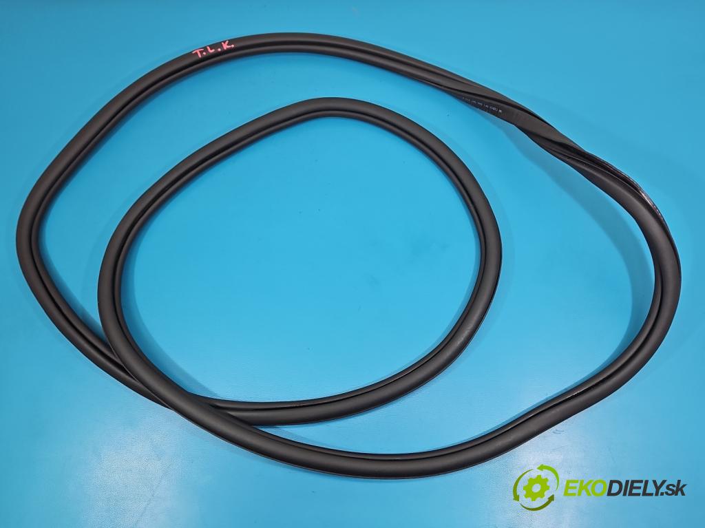 Vw Tiguan II 2016-2024 1.5 TSI 150 hp automatic 110 kW 1498 cm3 5- Těsnění: dveře zadní levé 5NA867913B (Karoserie ostatní)