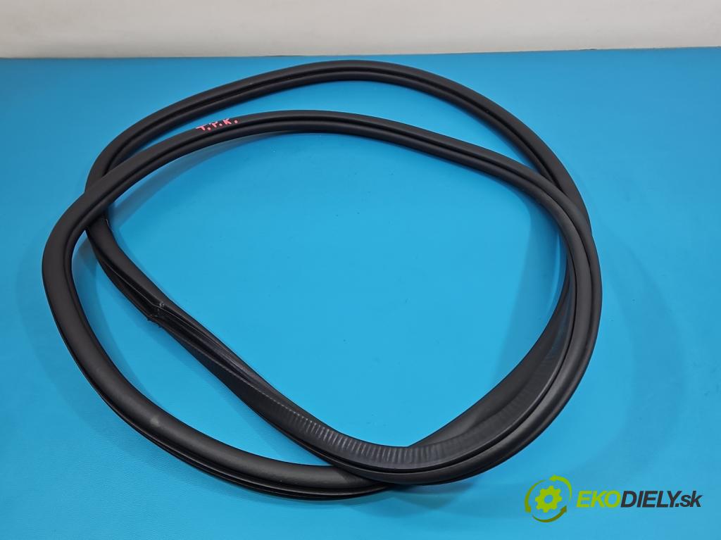 Vw Tiguan II 2016-2024 1.5 TSI 150 hp automatic 110 kW 1498 cm3 5- Těsnění: dveře zadní pravé 5NA867914B (Karoserie ostatní)