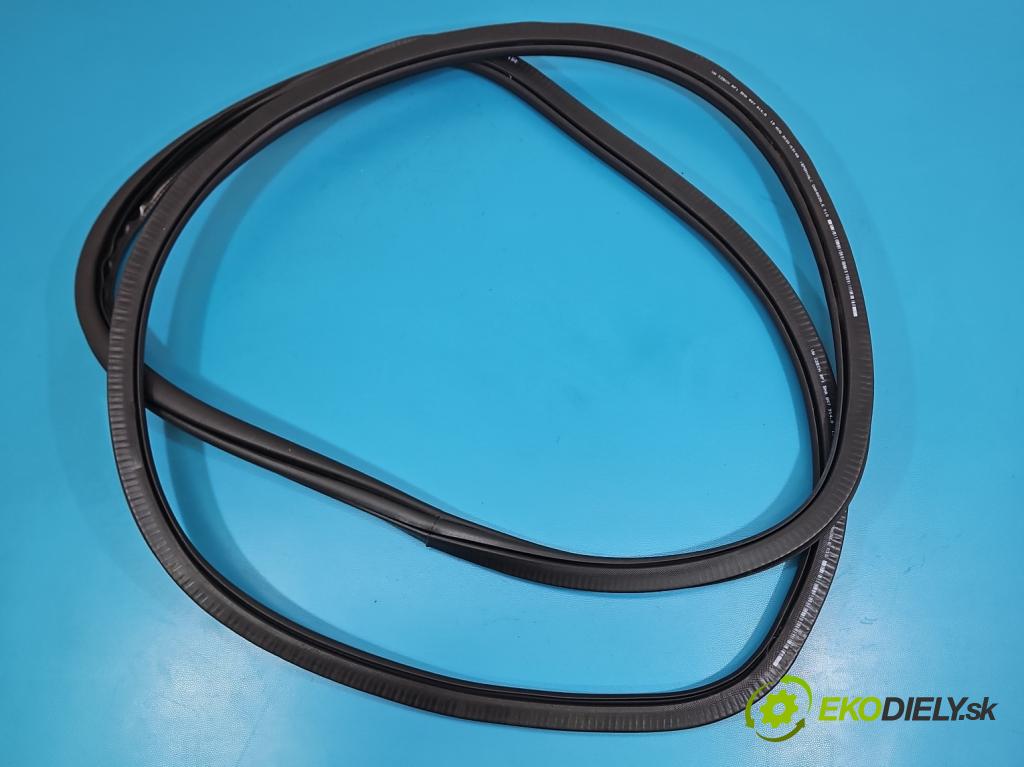 Vw Tiguan II 2016-2024 1.5 TSI 150 HP automatic 110 kW 1498 cm3 5- Těsnění: dvere zadné pravé 5NA867914B (Karoséria ostatné)