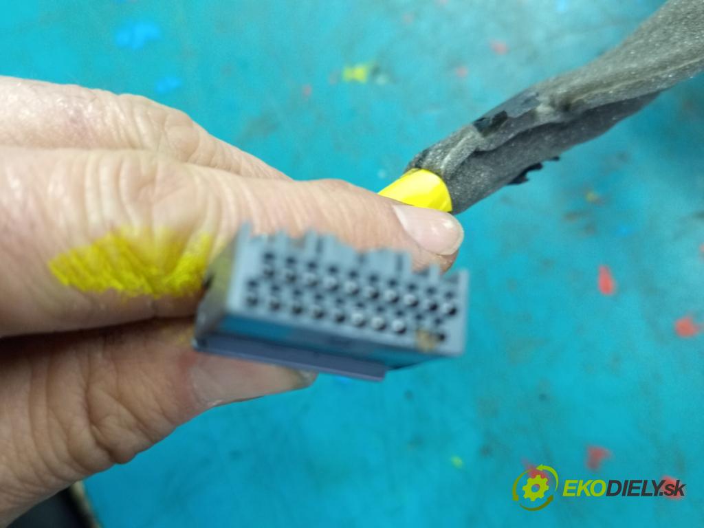 Volvo S90 II 2016- 2.0 T 320KM automatic 235 kW 1969 cm3 4- Zväzok: dvere predné vľavo: 31398916-AC