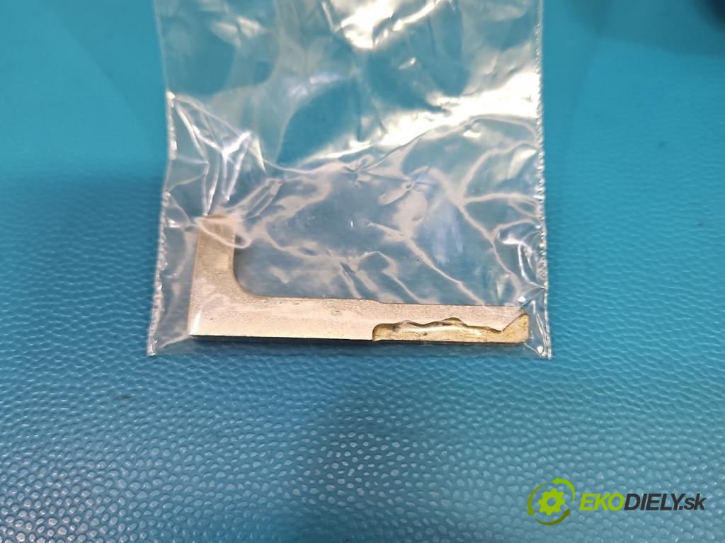 Volvo S90 2016- 2.0 T 320KM automatic 235 kW 1969 cm3 4- rukoväť predné ľavé mimo: 31378250 (Kľučka dverí vonkajšia predná ľavá)