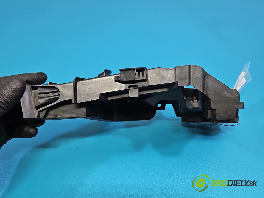 Volvo S90 2016- 2.0 T 320KM automatic 235 kW 1969 cm3 4- kryt plast 31484050