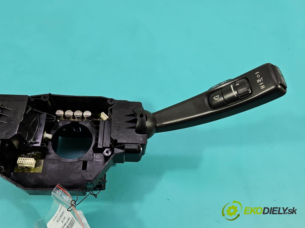 Volvo C30 1.6 hdi 109 hp manual 80 kW 1560 cm3 3- Přepínač sdružený P31264575 (Páčky pod volantem)
