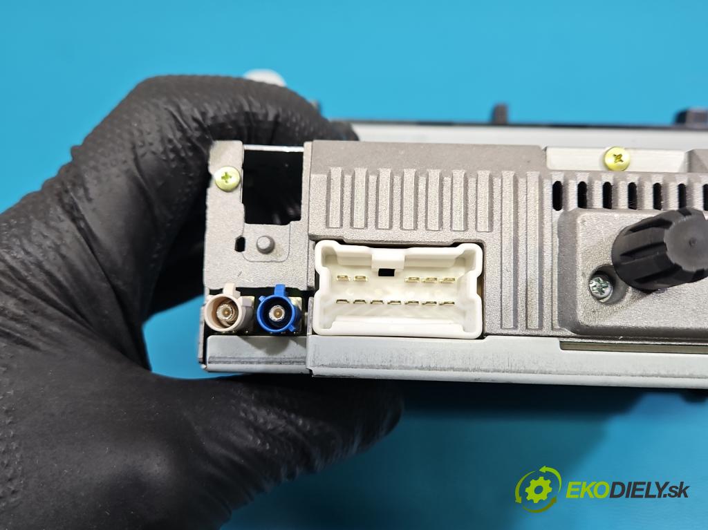 Renault Clio IV 2012-2020 1.2 16V 73 HP manual 54 kW 1149 cm3 5- Radio originál 281155249R