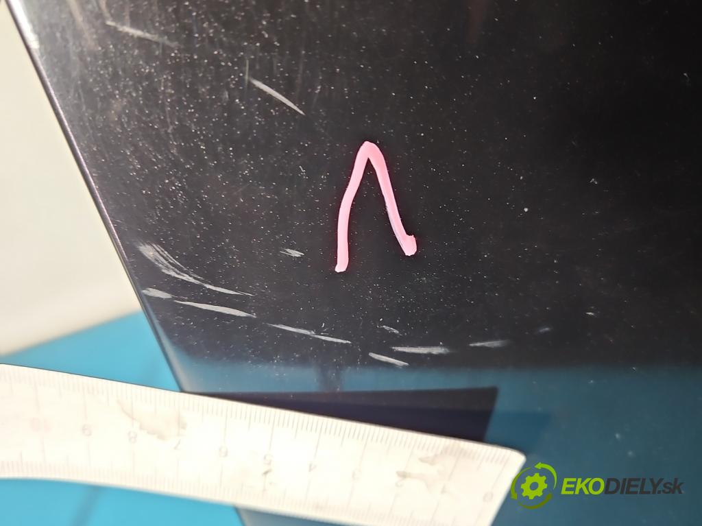 Audi A8 D2 1994-2002 3.7 V8 230 HP automatic 169 kW 3697 cm3 4- kapota predná