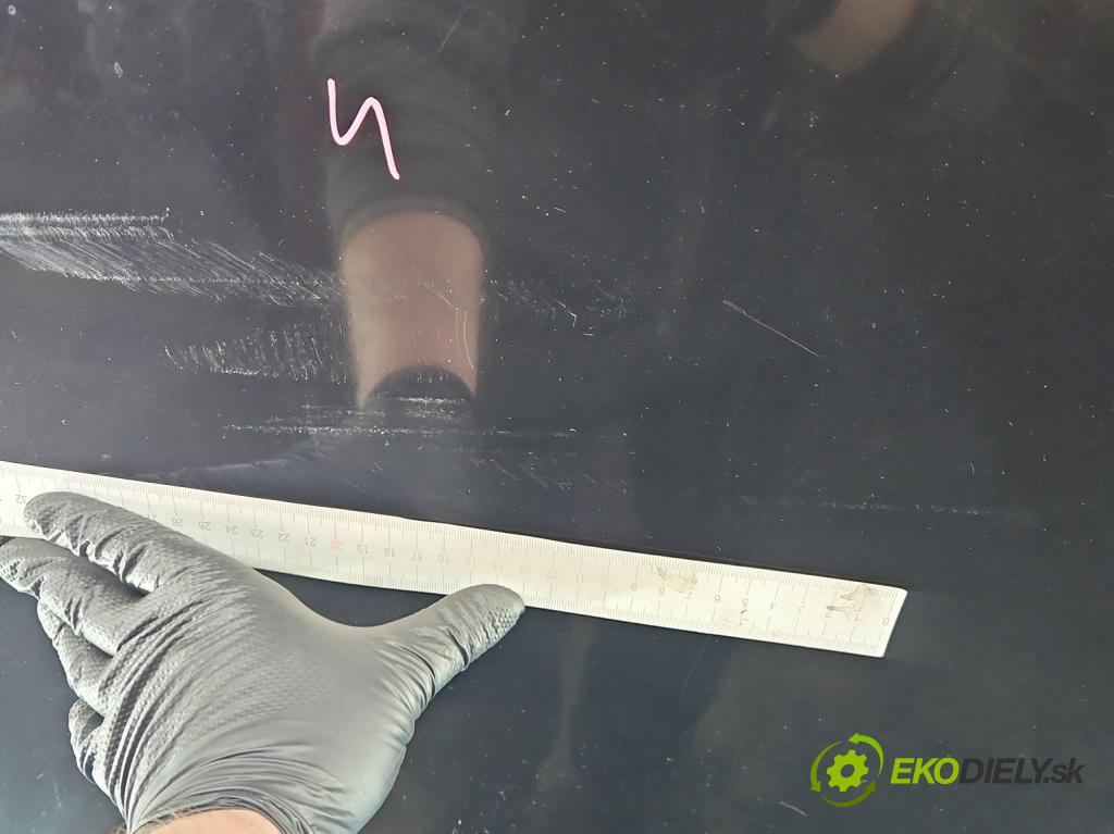 Audi A8 D2 1994-2002 3.7 V8 230 HP automatic 169 kW 3697 cm3 4- kapota predná