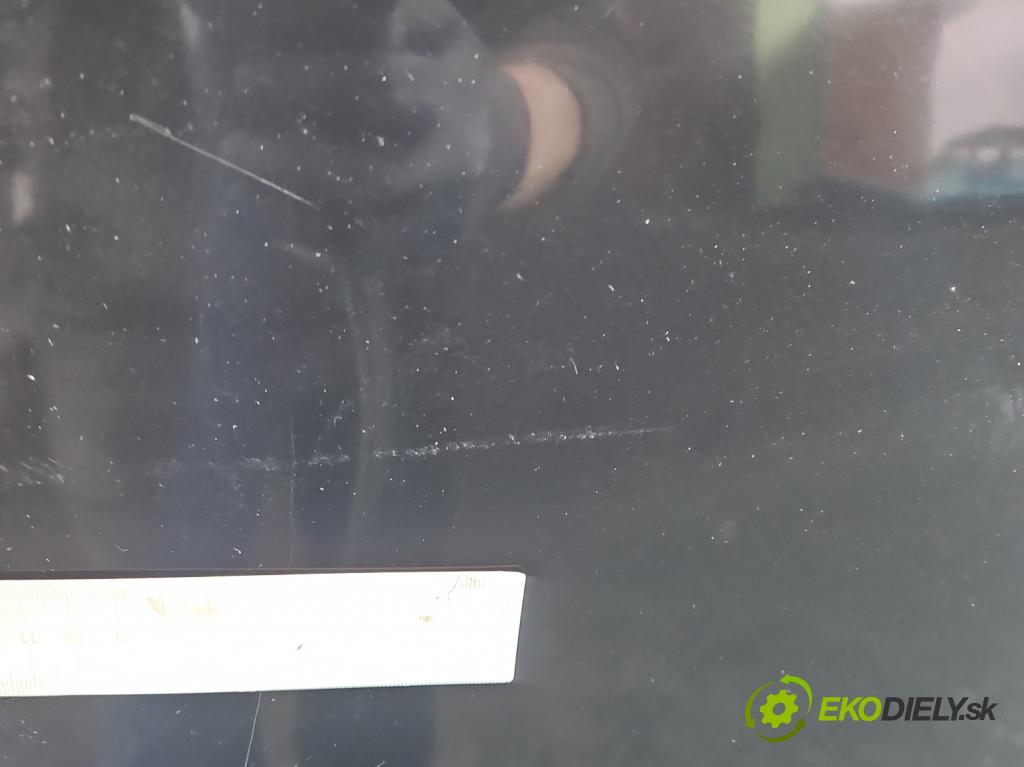 Audi A8 D2 1994-2002 3.7 V8 230 HP automatic 169 kW 3697 cm3 4- kapota predná