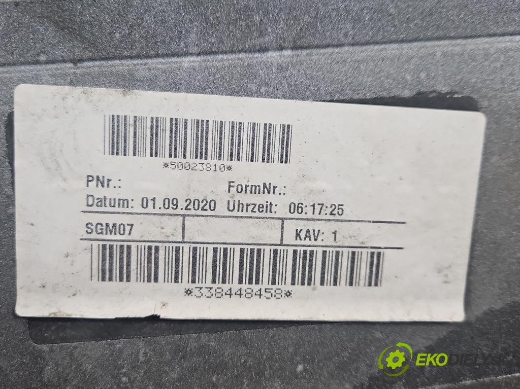 Vw Tiguan II 2016-2024 1.5 TSI 150 HP automatic 110 kW 1498 cm3 5- nárazník zadné  (Kľučka dverí ostatné)