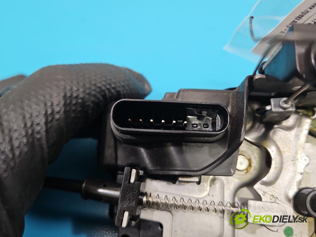 Volvo S90 II 2016- 2.0 T 320KM automatic 235 kW 1969 cm3 4- zámok predné pravý 31349891