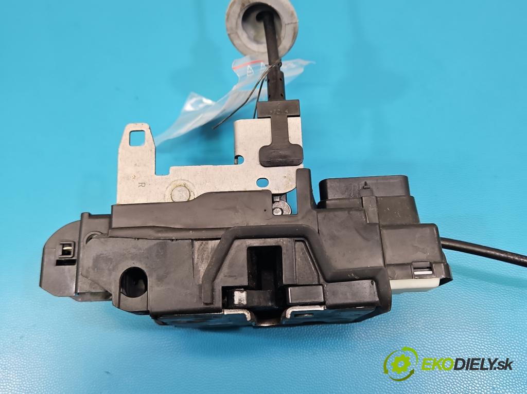 Volvo S90 II 2016- 2.0 T 320KM automatic 235 kW 1969 cm3 4- zámok predné pravý 31349891