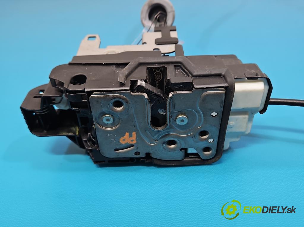 Volvo S90 II 2016- 2.0 T 320KM automatic 235 kW 1969 cm3 4- zámok predné pravý 31349891