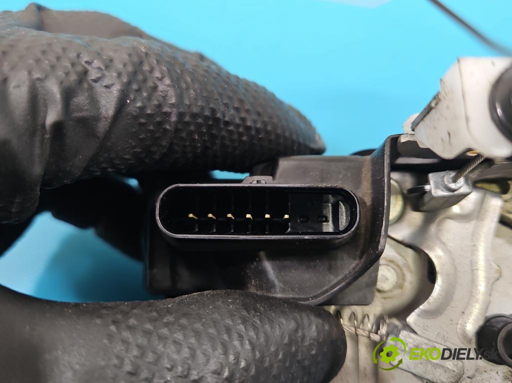 Volvo S90 II 2016- 2.0 T 320KM automatic 235 kW 1969 cm3 4- zámek zadní pravý 31349901