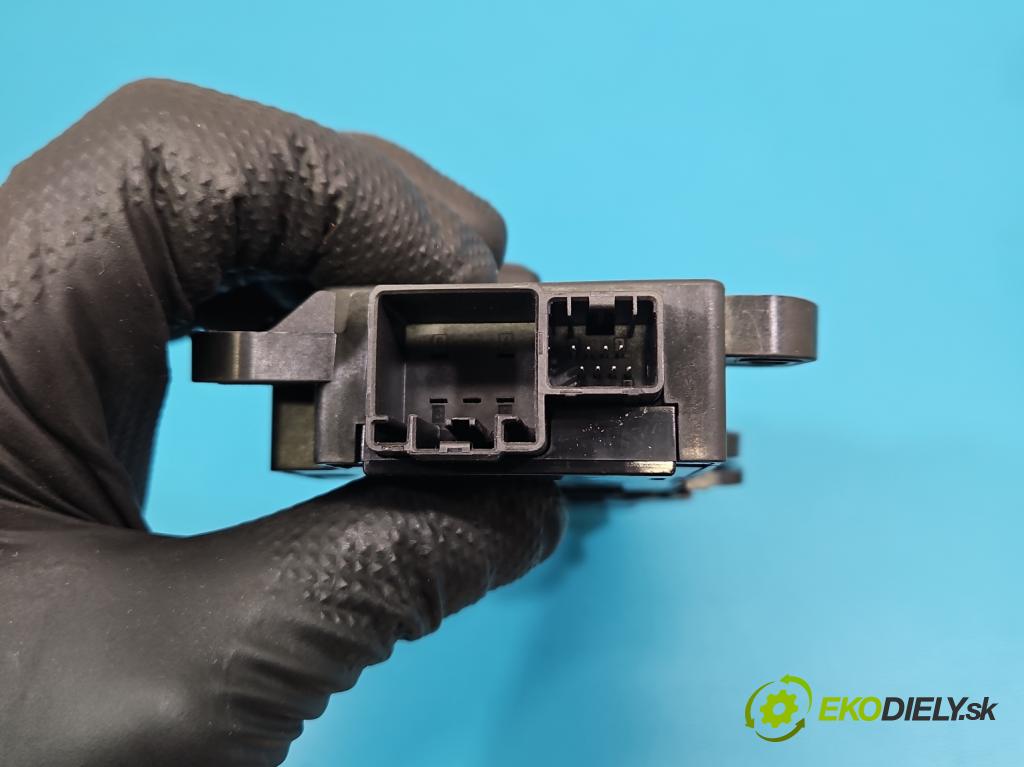 Volvo S90 II 2016- 2.0 T 320KM automatic 235 kW 1969 cm3 4- prepínač ostatné 31419580