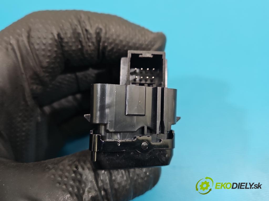 Volvo S90 II 2016- 2.0 T 320KM automatic 235 kW 1969 cm3 4- prepínač ostatné 31433418